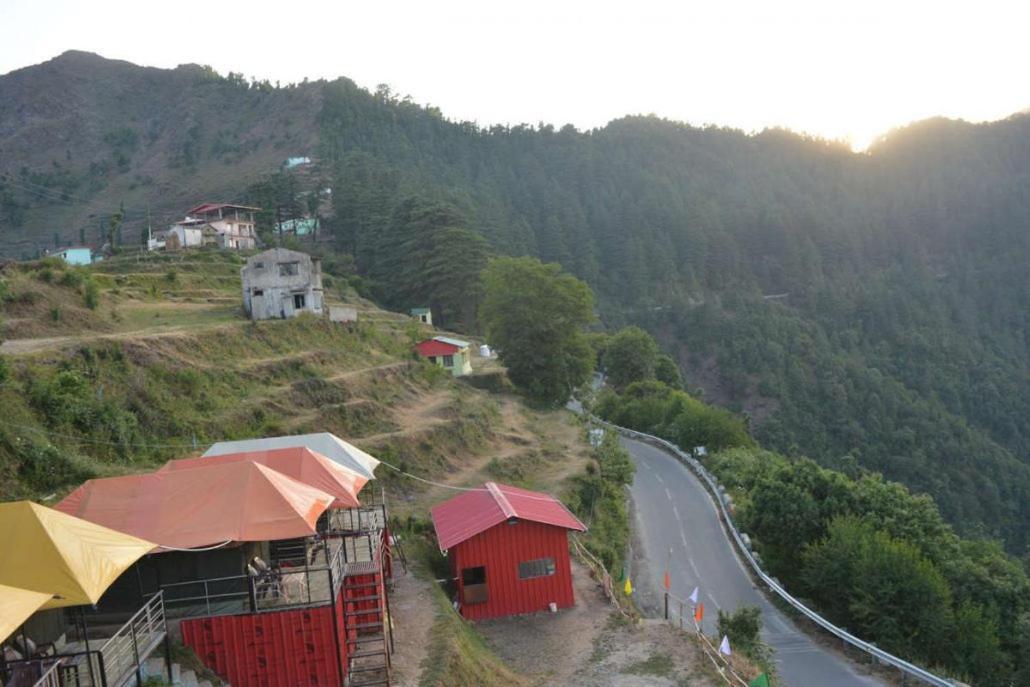 Hotel Crystal Palace Dhanaulti Eksteriør billede