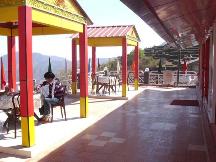 Hotel Crystal Palace Dhanaulti Eksteriør billede